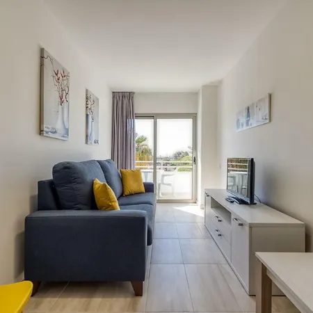 2 Min Walk To - Private Terrace - Some With Sea Views Appartement