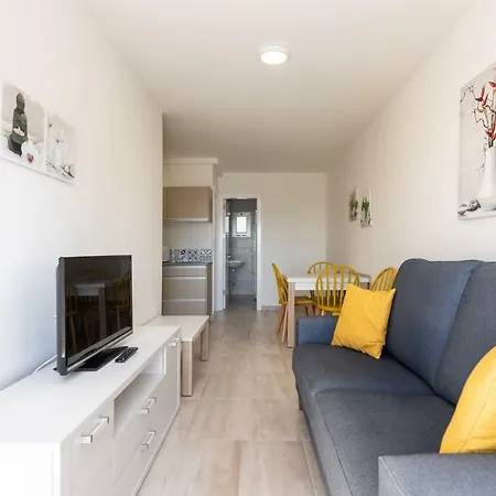 2 Min Walk To - Private Terrace - Some With Sea Views Appartement *