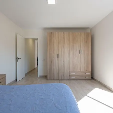 Apartament 2 Min Walk To - Private Terrace - Some With Sea Views