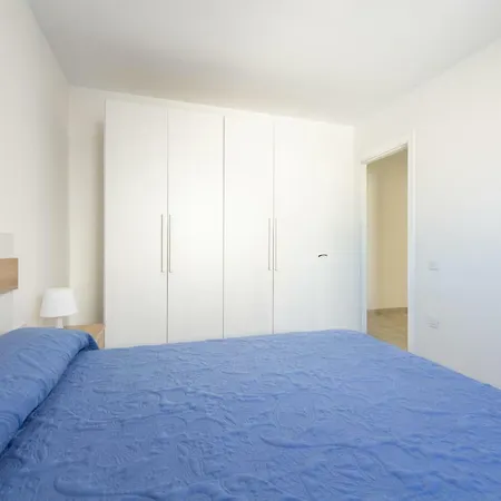 2 Min Walk To - Private Terrace - Some With Sea Views Apartment